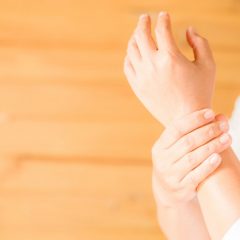 5 Desk Exercises for Wrist Pain