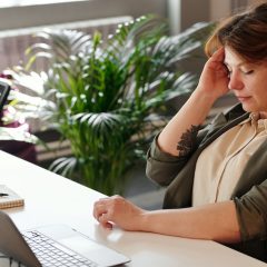 13 Office Stretches That Boost Productivity