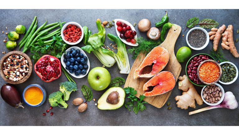 16 Stress-Busting Foods to Eat During Work Breaks