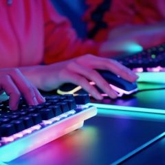8 Keyboard and Mouse Positioning Tips for Gamers