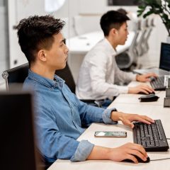 How to Measure the Ideal Screen Distance in Your Workspace