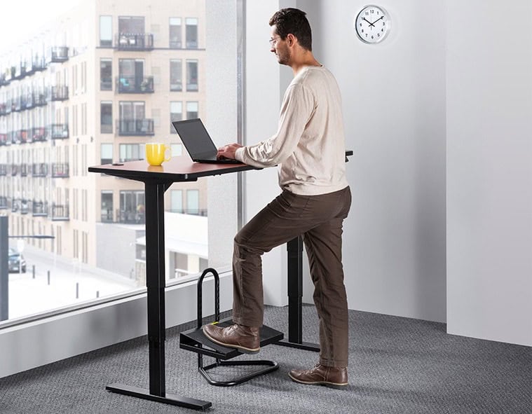 Footrest vs. Standing Desk Ergonomics: Which Should You Get First?