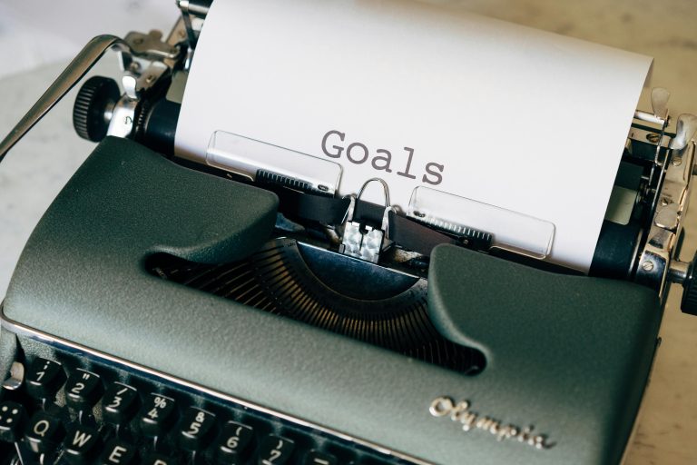 8 Powerful Goal-Setting Tips From Experts