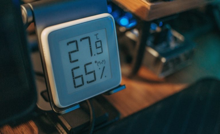 Your Complete Guide to Proper Office Humidity Levels and Ventilation