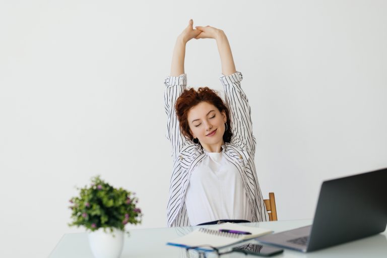 3-Minute Desk Mobility Moves That Will Help Improve Your Posture